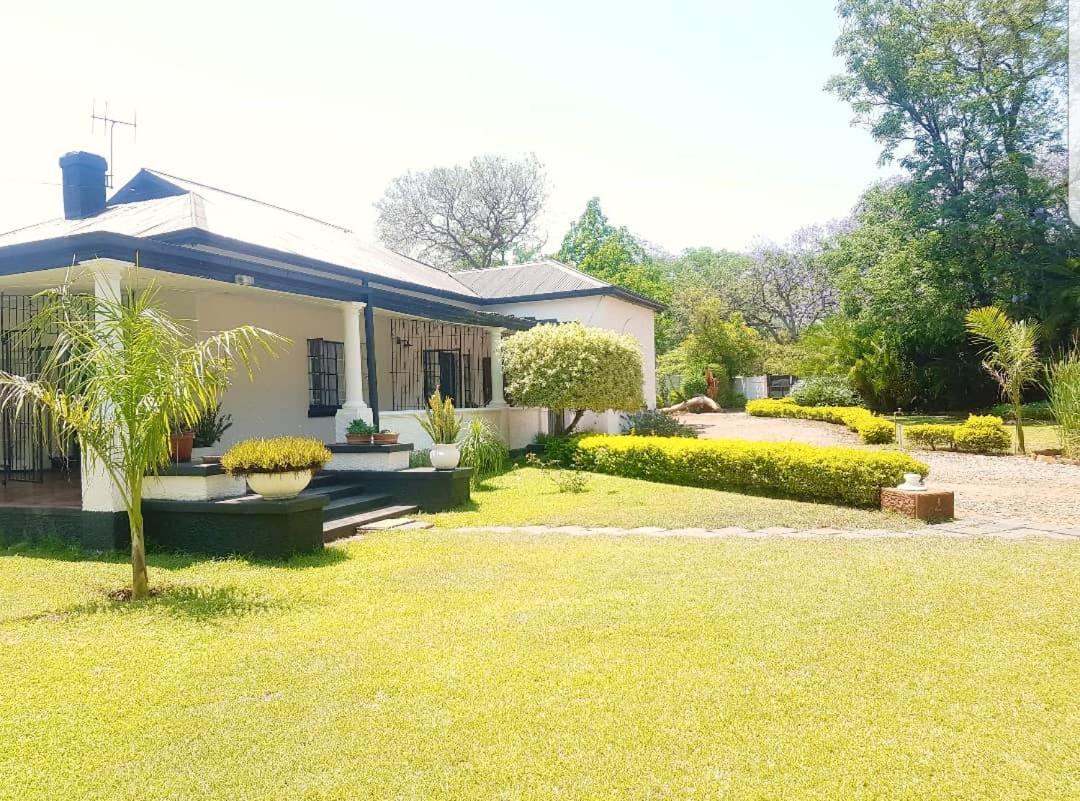 Choice Backpackers Lodge Bulawayo Extérieur photo