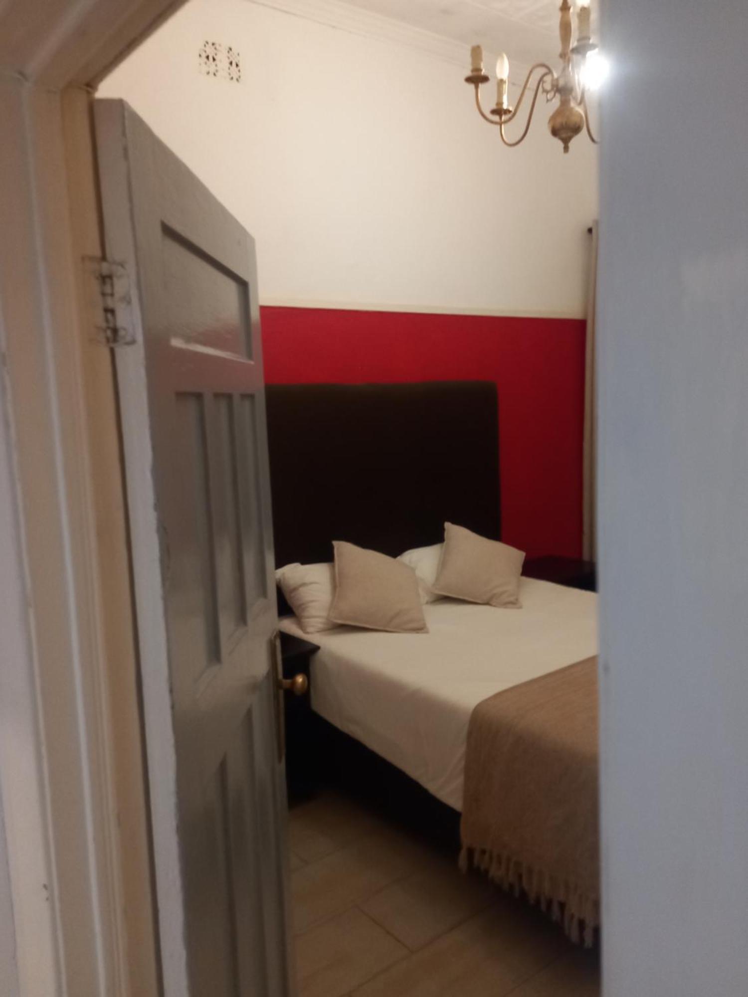 Choice Backpackers Lodge Bulawayo Extérieur photo