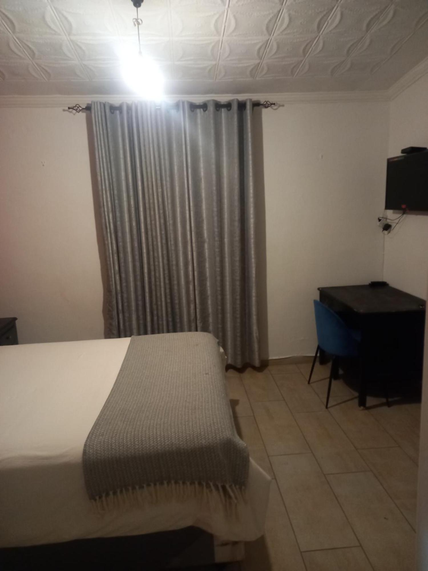 Choice Backpackers Lodge Bulawayo Extérieur photo