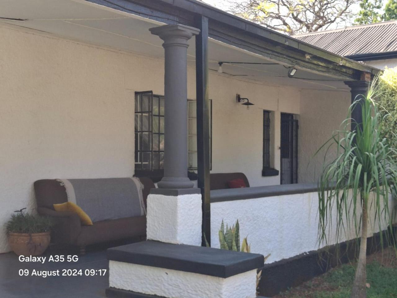 Choice Backpackers Lodge Bulawayo Extérieur photo